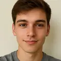 Максим из Кирова, мне 18, познакомлюсь без обязательств