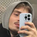 Я Артём, 20, из Москвы, ищу знакомства на одну ночь