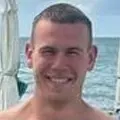 Я Илья, 20, из Москвы, ищу знакомство для приятного времяпровождения