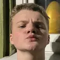 Я Илья, 19, из Товаркова, ищу знакомство для приятного времяпровождения