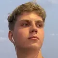 Я Роман, 19, из Москвы, ищу знакомства без обязательств