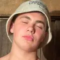 Я Кирилл, 18, из Санкт-Петербурга, ищу знакомство для приятного времяпровождения