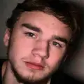 Я Максим, 18, из Екатеринбурга, ищу знакомство для постоянных отношений