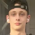 Я Артём, 18, знакомлюсь для без обязательств в Санкт-Петербурге