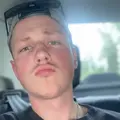 Я Андрей, 19, из Каменска-Уральского, ищу знакомство для регулярного секса