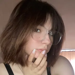 Я Вероника, 20, из Омска, ищу знакомства без обязательств