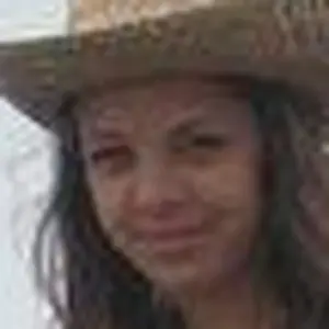 Валентина из Ларева, ищу на сайте секс на одну ночь