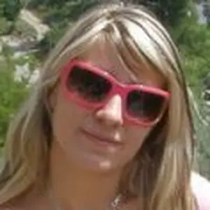 Я Регина, 23, знакомлюсь для секса на одну ночь в Фарне