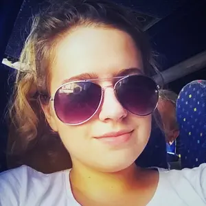 Алина из Каховки, мне 18, познакомлюсь без обязательств