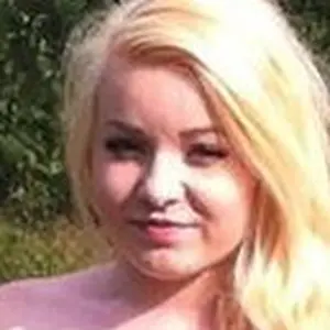 Эвелина из Сосновоборска, мне 18, познакомлюсь для общения