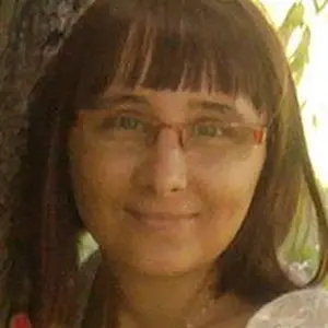 Алина из Всеволожска, ищу на сайте постоянные отношения