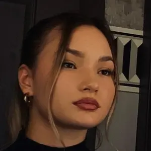 Я Лиза, 20, из Саратова, ищу знакомство для приятного времяпровождения