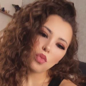 Милана из Ессентуков, мне 29, познакомлюсь для общения