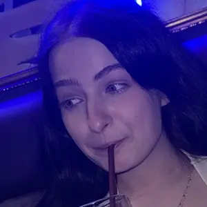 Я Ольга, 19, из Омска, ищу знакомство для дружбы