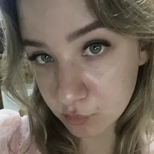 Я Валерия, 18, из Крымска, ищу знакомство для вирта