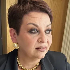 Я Ирина, 56, из Москвы, ищу знакомство для постоянных отношений