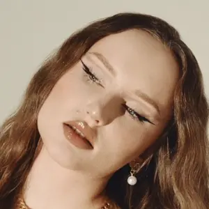 Мадлен из Москвы, мне 25, познакомлюсь для открытые отношения