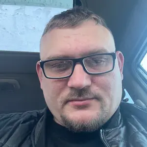 Я Виктор, 41, из Магадана, ищу знакомство для приятного времяпровождения