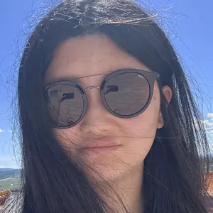 Лена из Владивостока, ищу на сайте общение