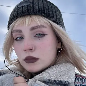 Я Николь, 23, знакомлюсь для приятного времяпровождения в Кировске