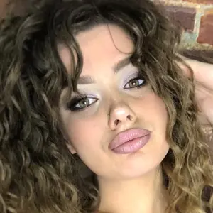 Я Полина, 22, из Москвы, ищу знакомство для общения