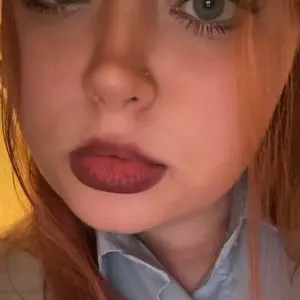 Я Лина, 19, из Санкт-Петербурга, ищу знакомство для постоянных отношений