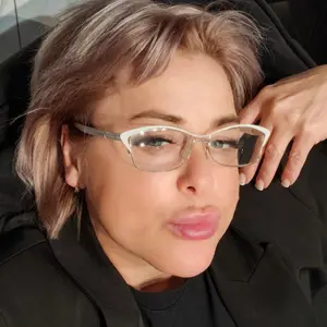 Я Вика, 40, из Москвы, ищу знакомство для вирта