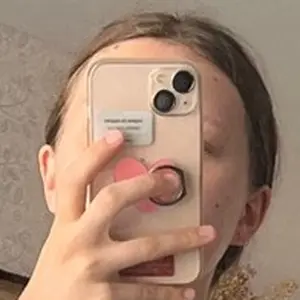 Я Оля, 19, из Калининграда, ищу знакомство для вирт