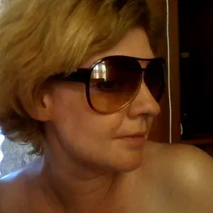 Ирина из Боровичей, ищу на сайте секс на одну ночь