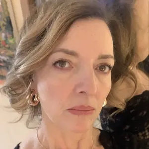 Я Ирина, 51, из Санкт-Петербурга, ищу знакомство для приятного времяпровождения