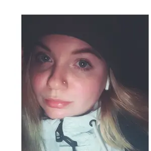 Карина из Апатитов, ищу на сайте постоянные отношения
