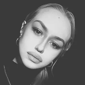 Я Ева, 20, знакомлюсь для совместных путешествий в Чите