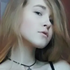 Каролина из Игры, ищу на сайте виртуальный секс