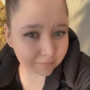 Я Dina, 22, из Орска, ищу знакомство для постоянных отношений