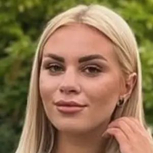 Алена из Владивостока, ищу на сайте постоянные отношения