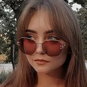 Кристина из Торецка, мне 26, познакомлюсь для постоянных отношений
