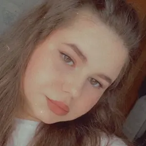 Я Инна, 22, знакомлюсь для общения в Омске