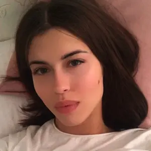 Карина из Симферополя, ищу на сайте приятное времяпровождение