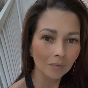 Я Дина, 35, из Москвы, ищу знакомства без обязательств