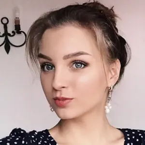 Ксения из Колобков, мне 26, познакомлюсь для виртуального секса