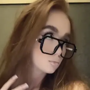 Я Milana, 18, знакомлюсь для общения в Екатеринбурге