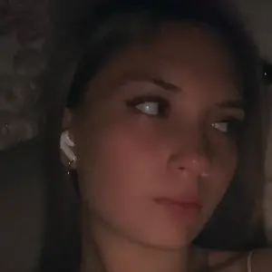 Я Настя, 19, из Апрелевки, ищу знакомства без обязательств