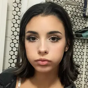 Я Оксана, 18, из Саяногорска, ищу знакомство для дружбы