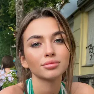 Я Вика, 25, из Москвы, ищу знакомство для дружбы