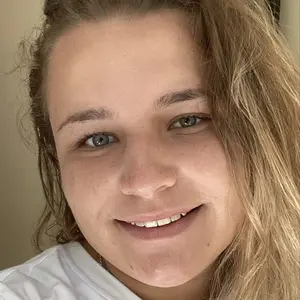 Я Алина, 25, из Таганрога, ищу знакомство для постоянных отношений