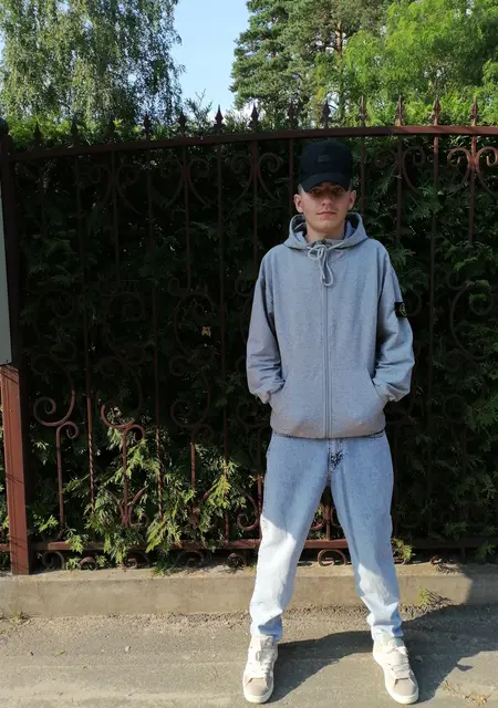 Я Денис, 21, из Красногорска, ищу знакомство для общения