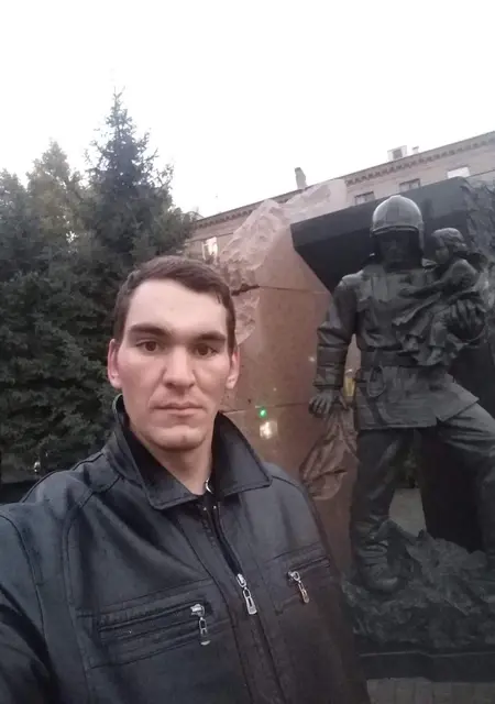 Антон из Усолья-Сибирского, ищу на сайте знакомства на одну ночь