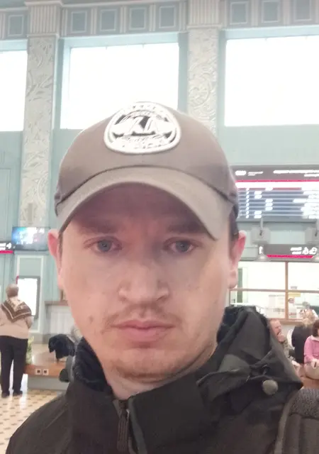 Я Виктор, 35, из Дзержинского, ищу знакомства без обязательств