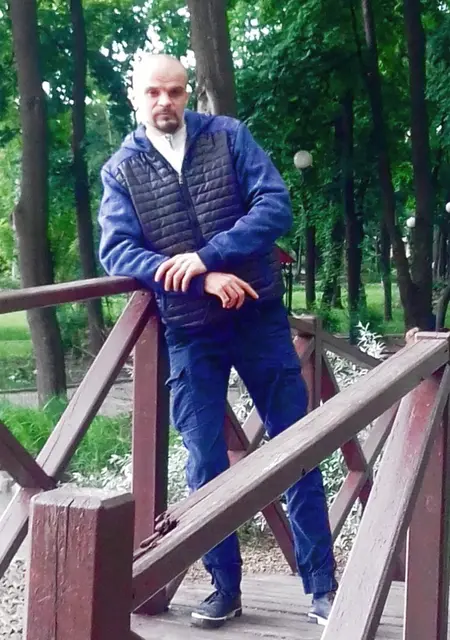 Я Денис, 41, из Донецка, ищу знакомство для приятного времяпровождения