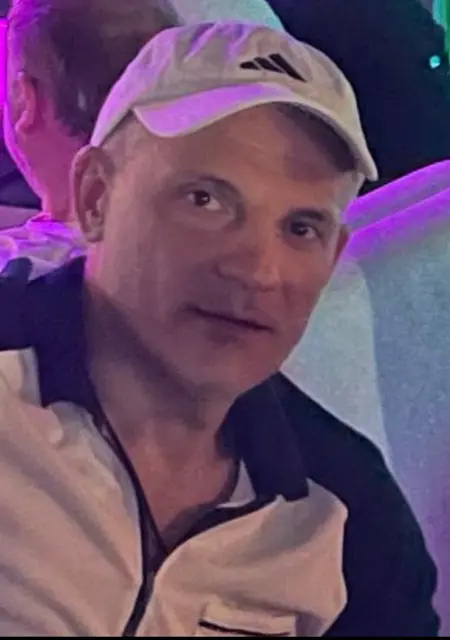 Я Давид, 47, из Геленджика, ищу знакомства без обязательств